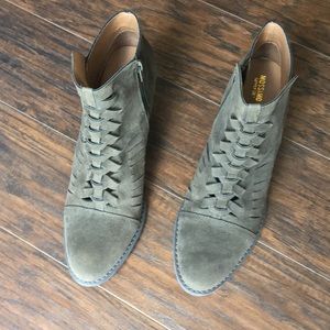 Women’s size 11 olive booties